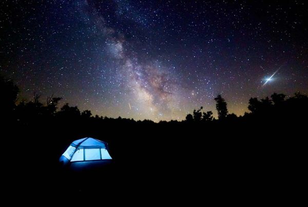 acampada-bajo-las-estrellas