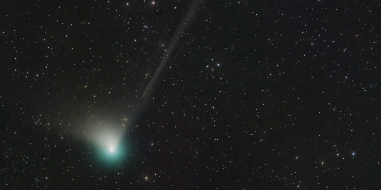 Cómo ver el cometa verde: guía para no perderte el fenómeno astronómico